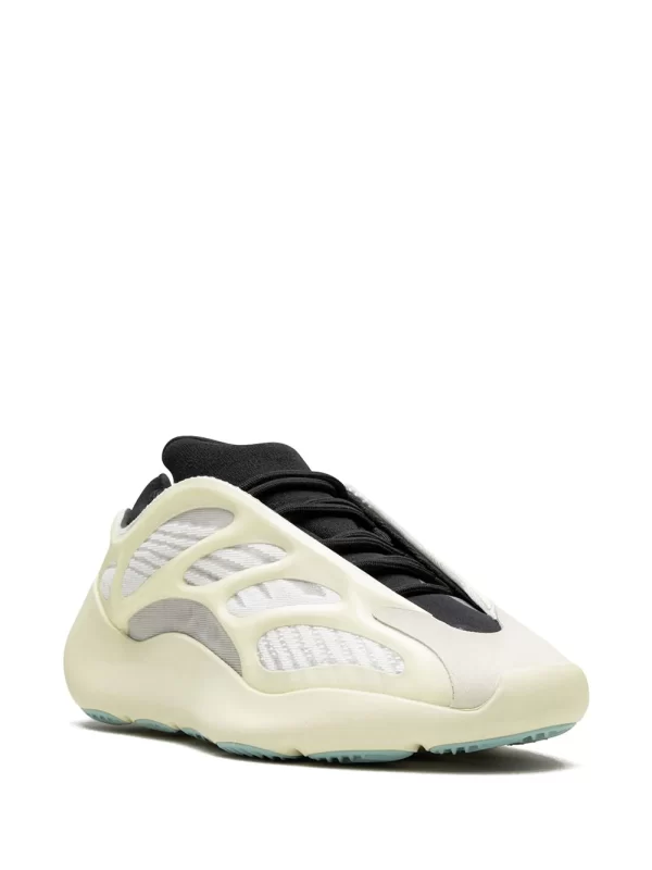 Yeezy 700 Azael