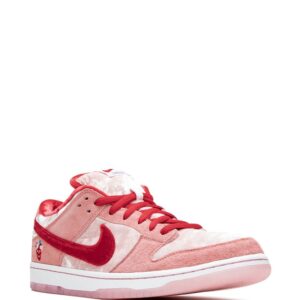 Nike SB Dunk Low Strange Love